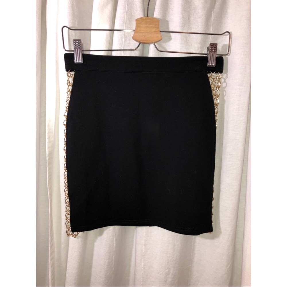 H:ours Mini Skirt 🖤 - Picture 3 of 4